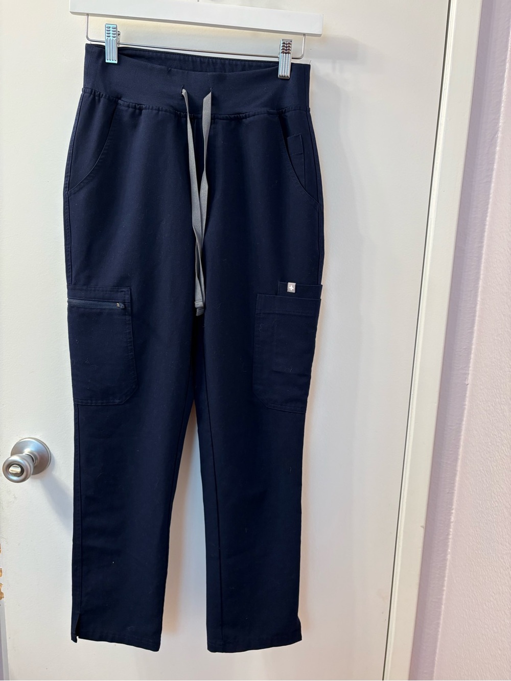FIGS Women’s scrub pants XS Navy Blue